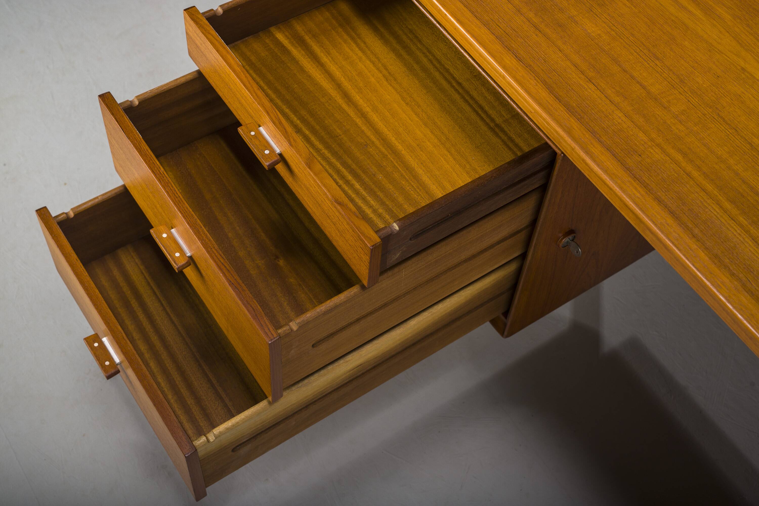 Model 207 Desk in Teak by Arne Vodder for Sibast, 1960s