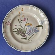Fluted plate Longchamp, decorated with dragonflies and flowers.