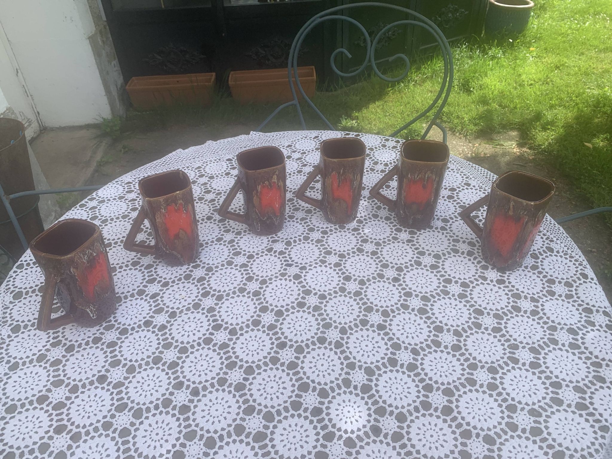 6 enamelled ceramic mugs, red and brown, Vallauris, vintage and designer