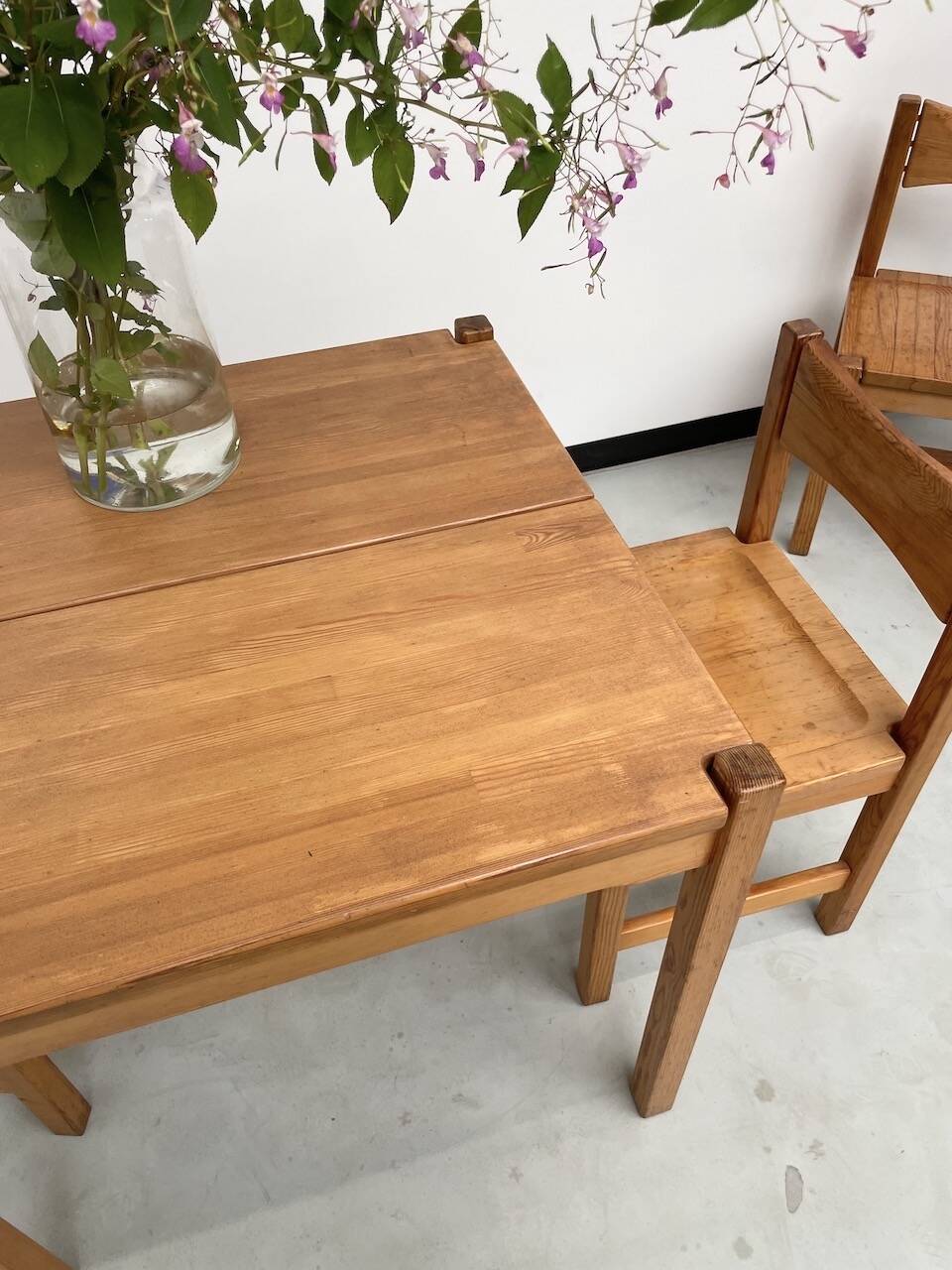 Table pin et chaises « hongisto » Ilmari Tapiovaara