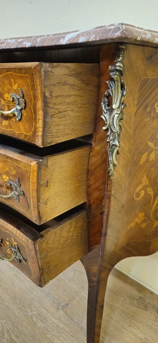 Louis XV style marquetry jump commode – 3 drawers – Marble top