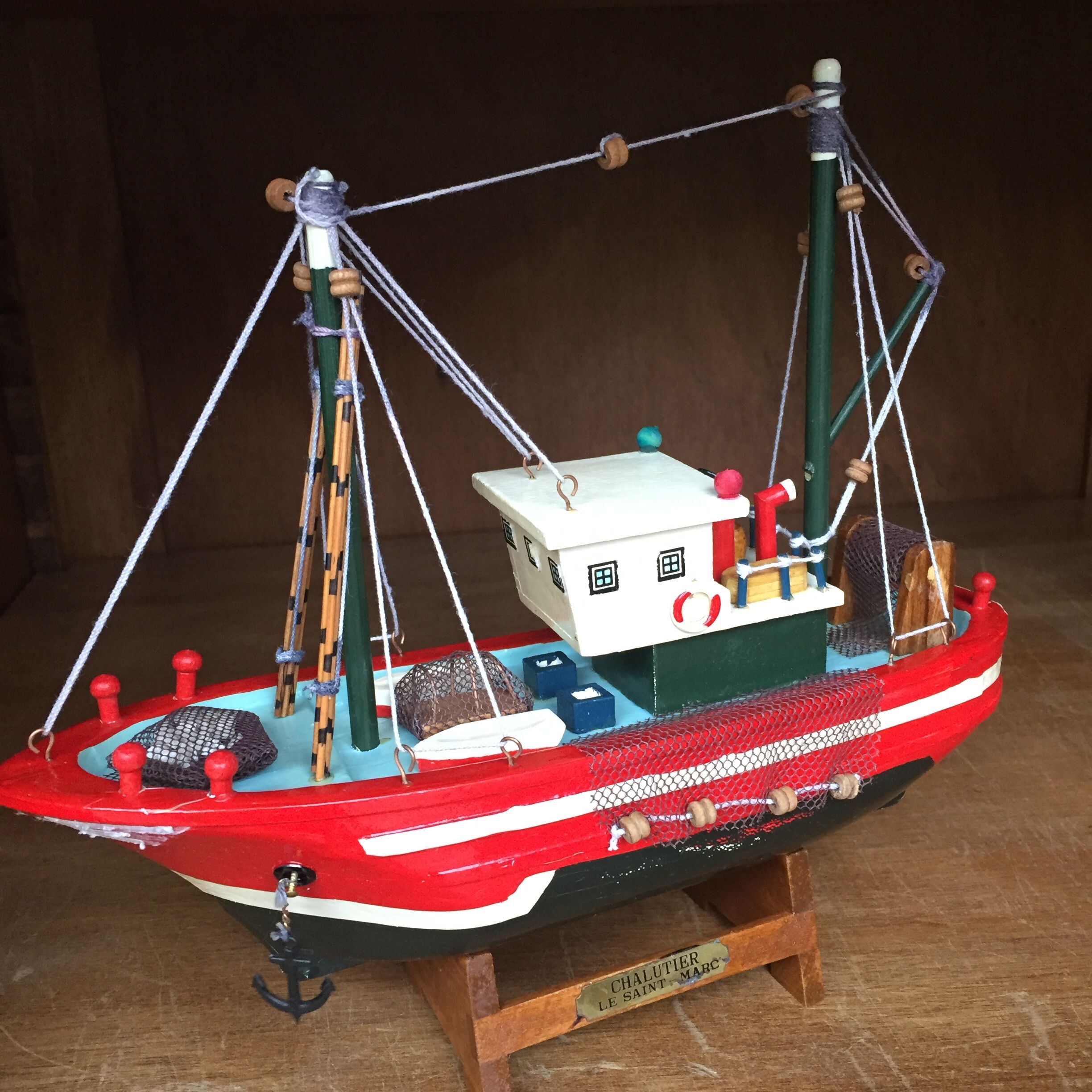 Model fishing boat