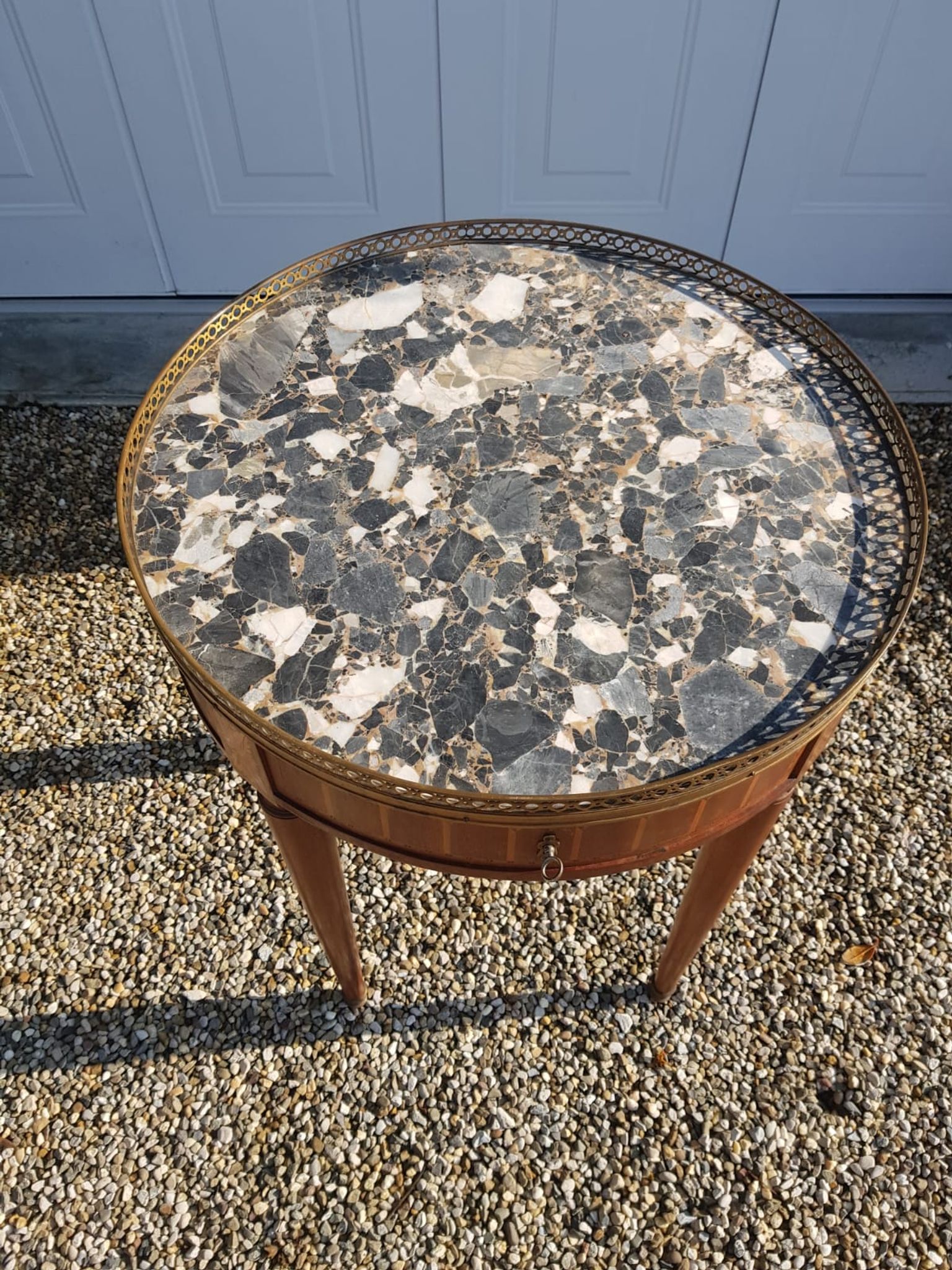 Table bouillotte de style Louis XVI marqueterie