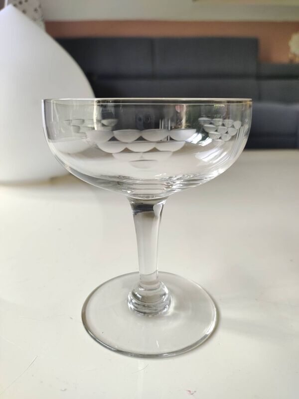 Lot 6 x Coupes champagne Style Baccarat. Décor Grappes de raisin stylisées