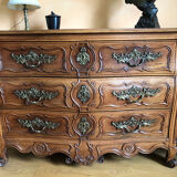 Commode galbée époque XVIII siècle