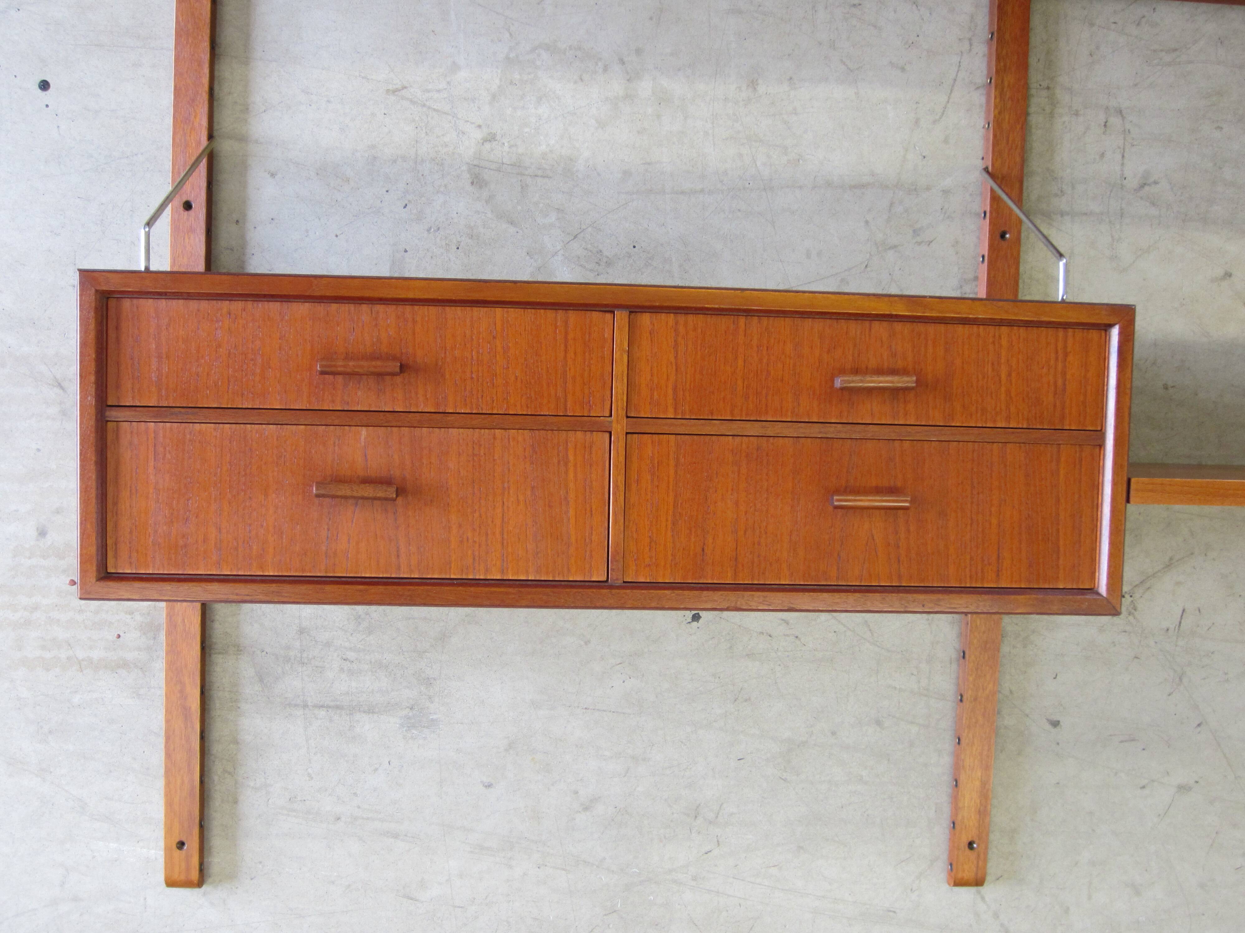 Système d'étagères modulable scandinave par Poul Cadovius pour Gustav Bahus