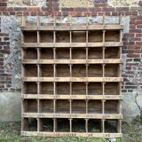 Shelf, storage unit with lockers to lean on