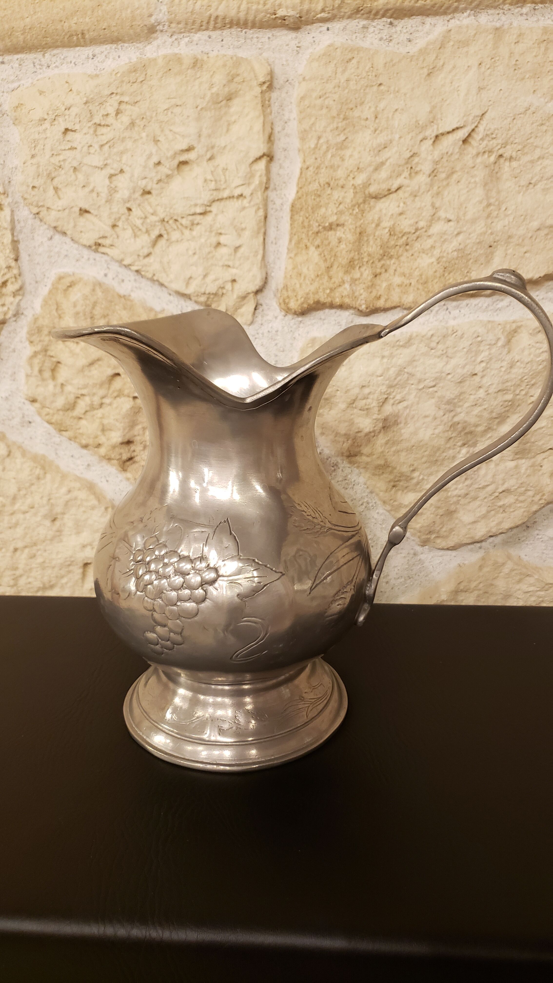 Tin pitcher decoration bunch of grapes