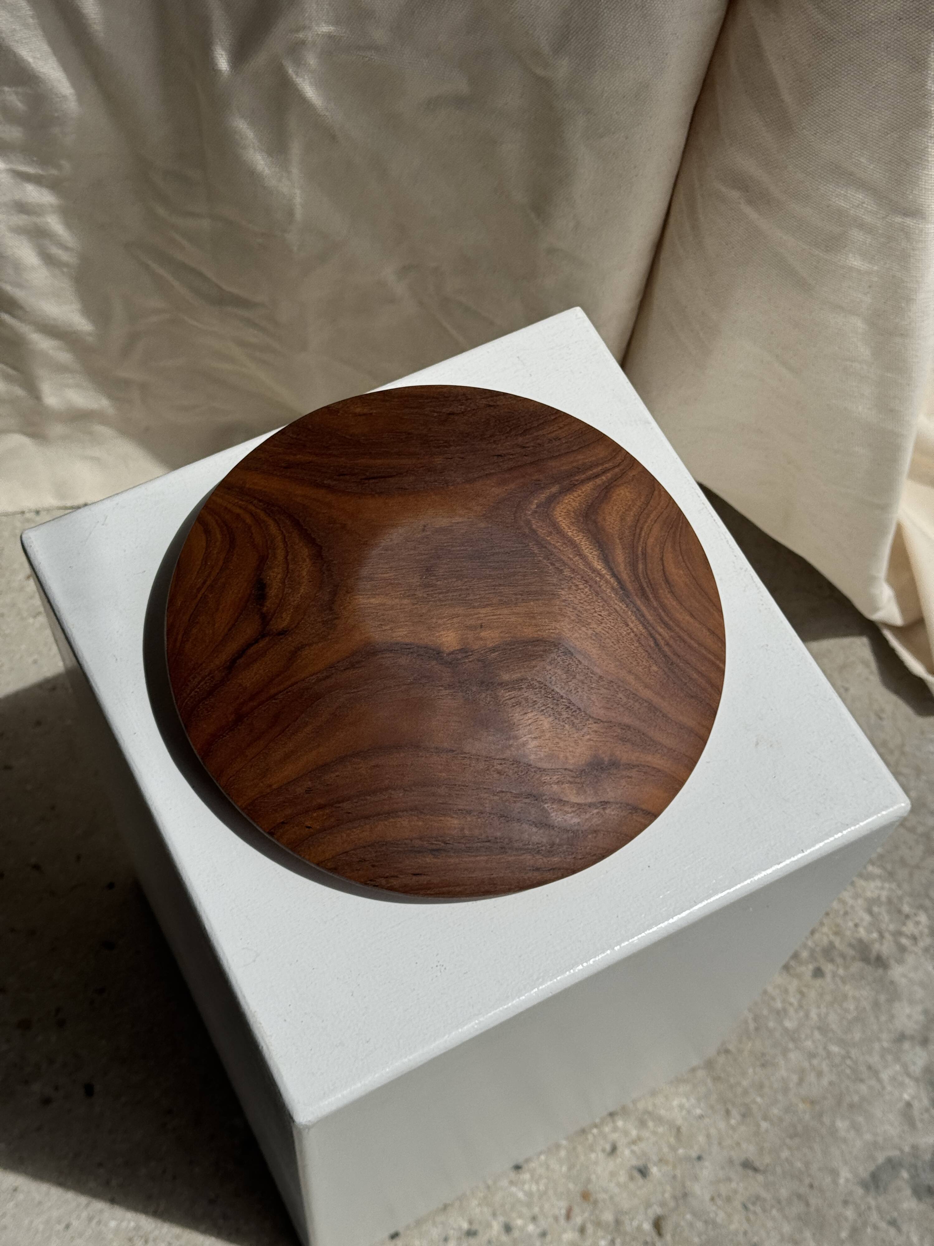 Small circular teak monoxyle pocket tray D25 H7