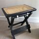 Tabouret pliant canné
