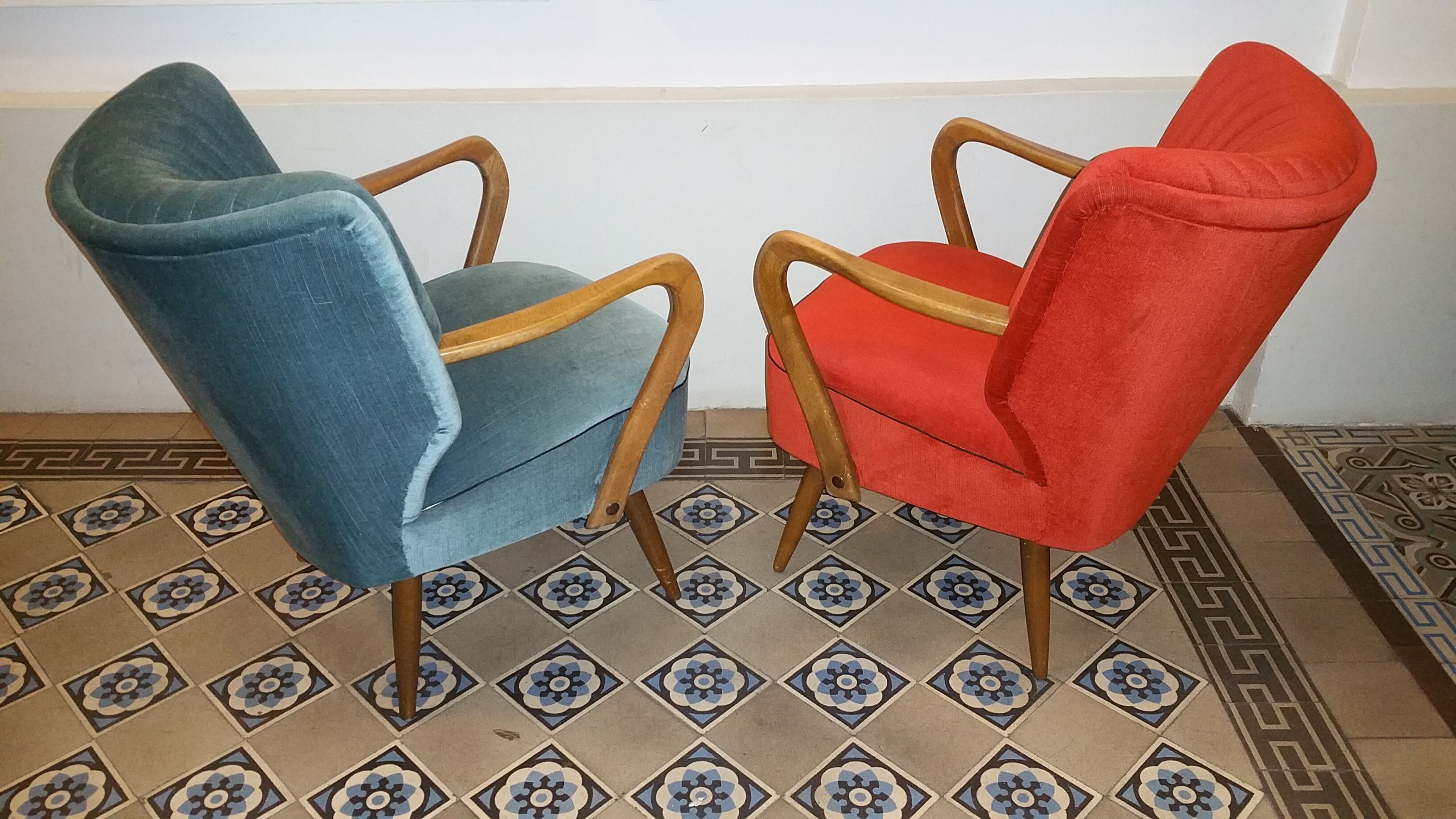 Fauteuil cocktail scandinave vintage restauré année 5060 bleu brillant Selency