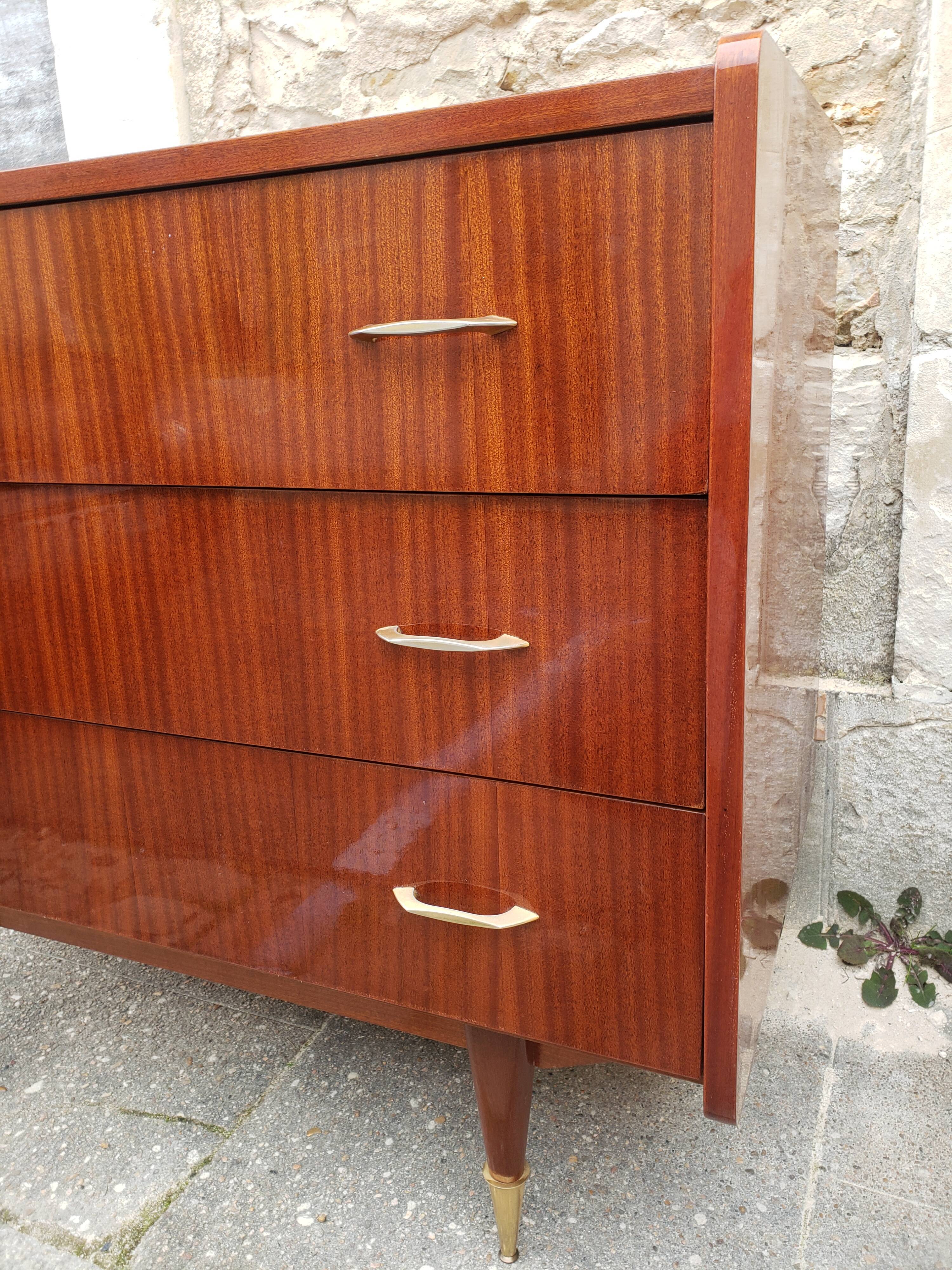 Commodity vintage right foot