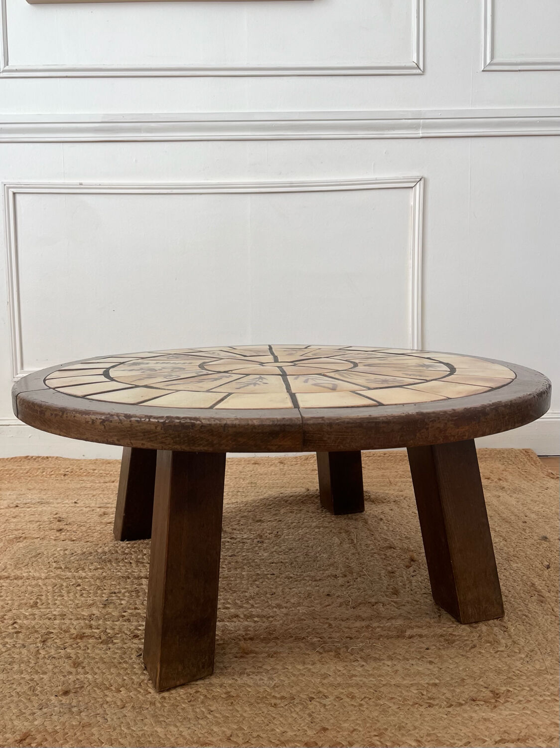 Round coffee table in ceramic and wood in the style of Roger Capron.