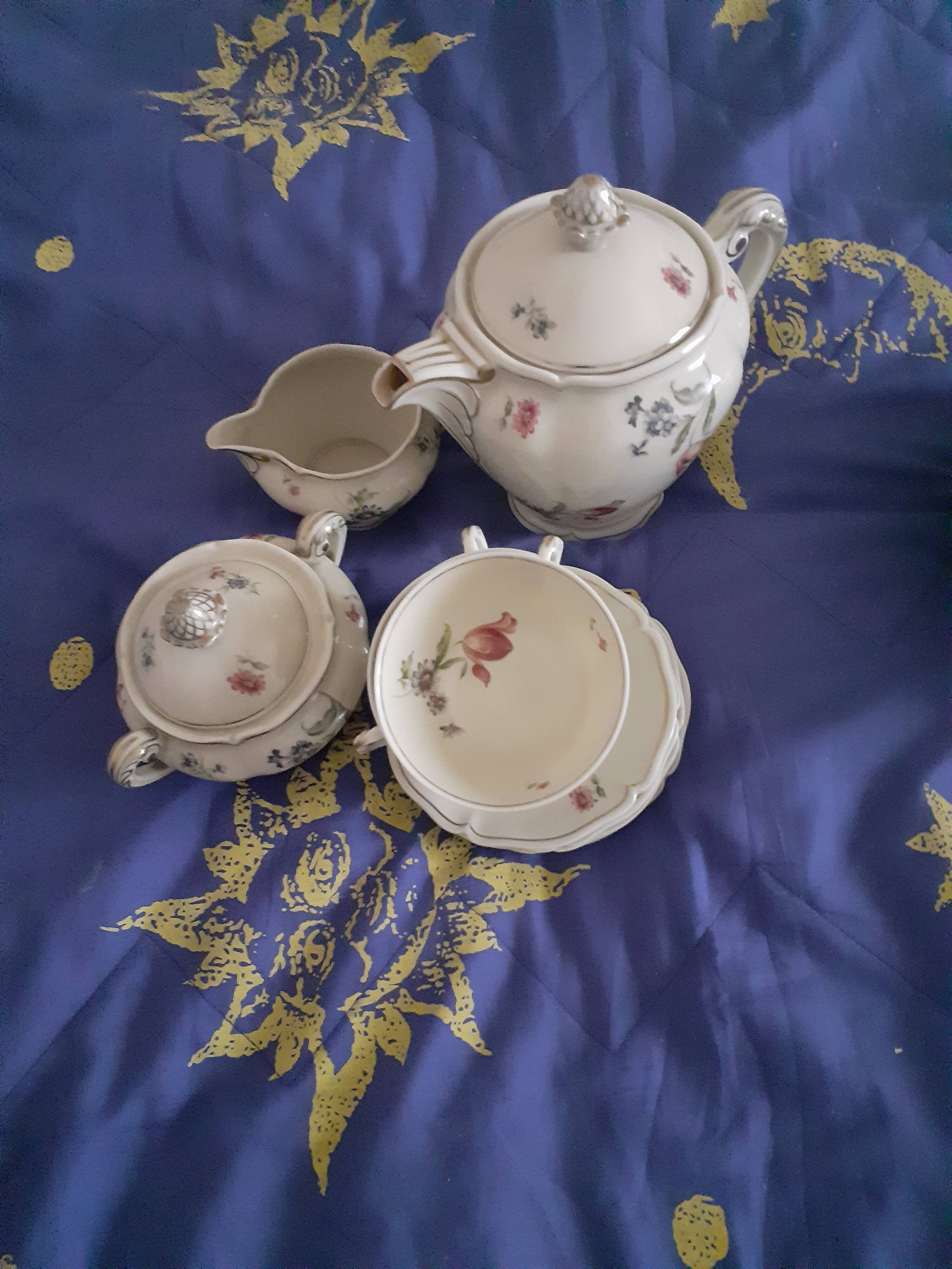 Tea and cake service