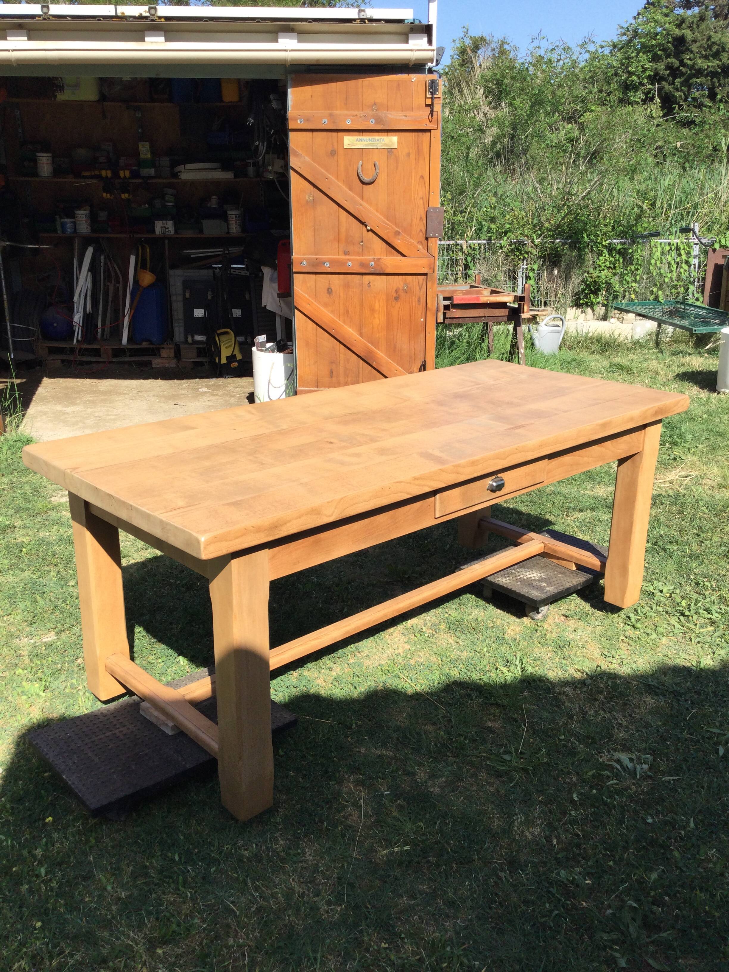 Farm table