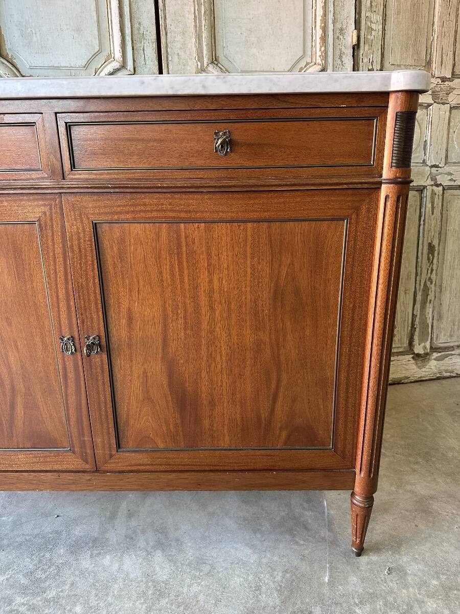 Buffet de style Louis XVI en acajou circa 1960