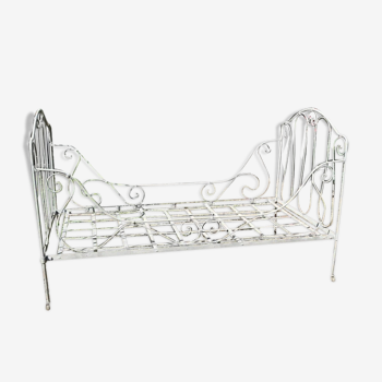 Wrought iron bed