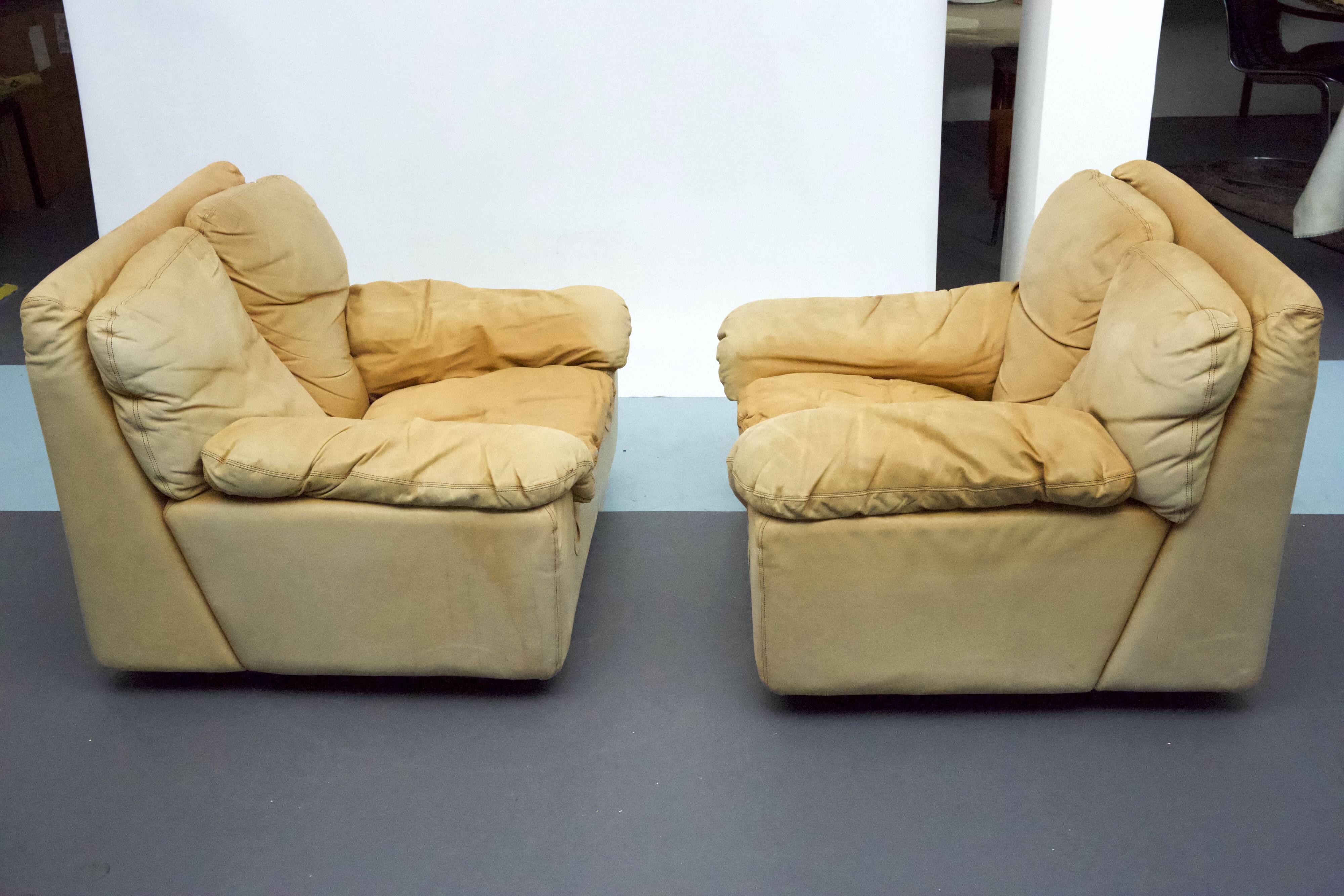 Vintage pair of leather armchairs by Ammannati and Vitelli for Brunati, Italy 1970s.