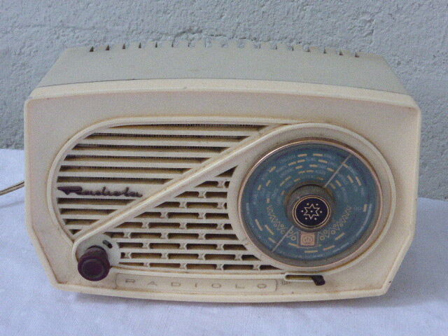 Poste de radio, Radiolo de Radiola, en bakelite creme vintage 1960