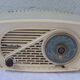 Poste de radio, Radiolo de Radiola, en bakelite creme vintage 1960