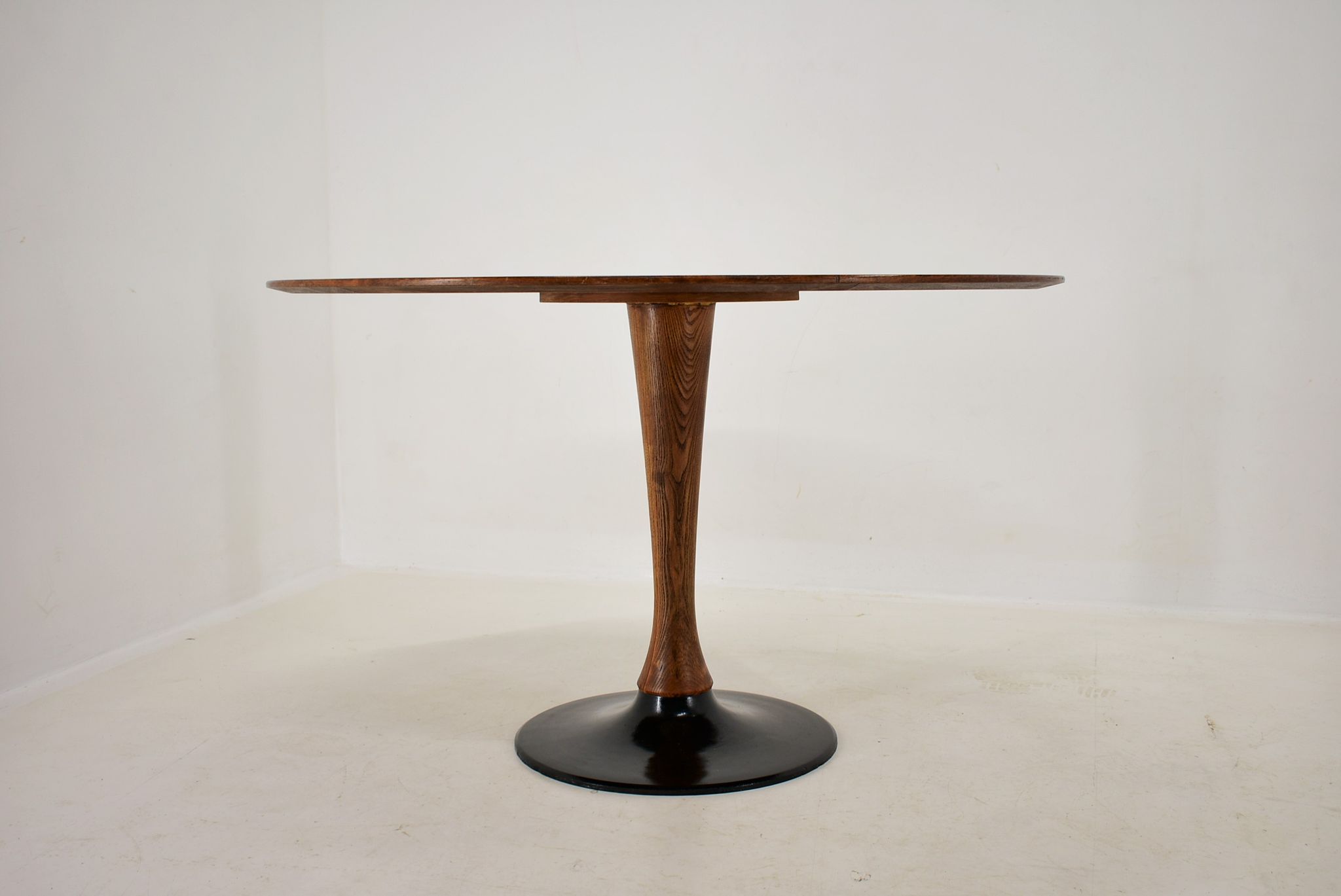 1969s beech round dining table, Czechoslovakia