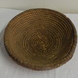 Old basket in braided straw (bourgne)