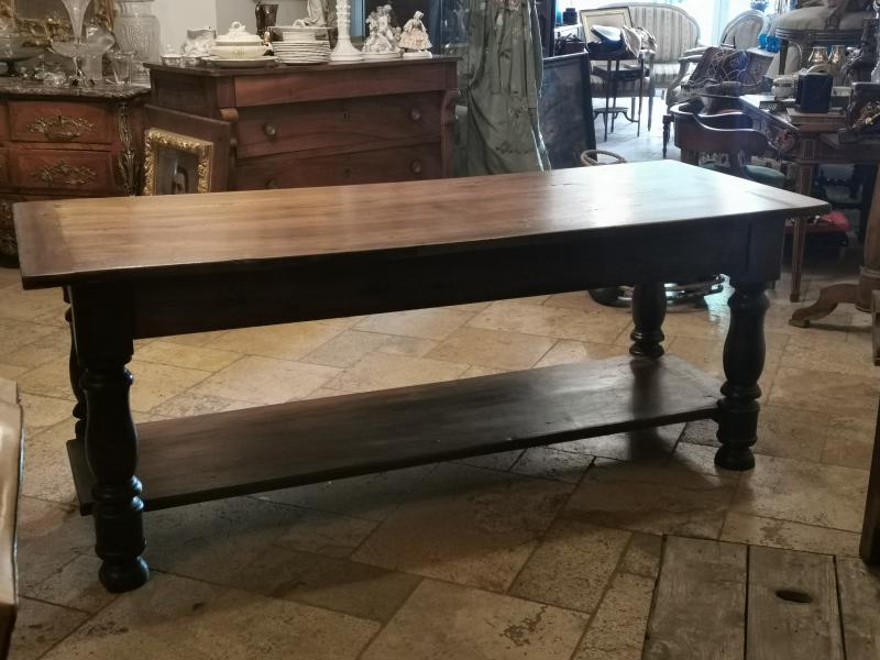 Walnut draper table XIX