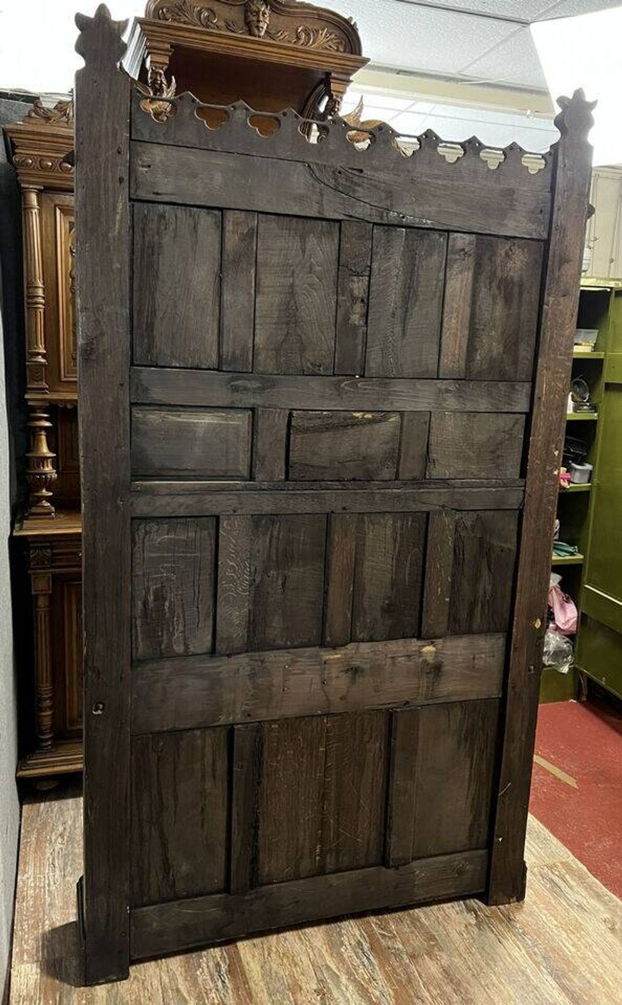 Neo-Gothic coat rack in carved oak, 19th century