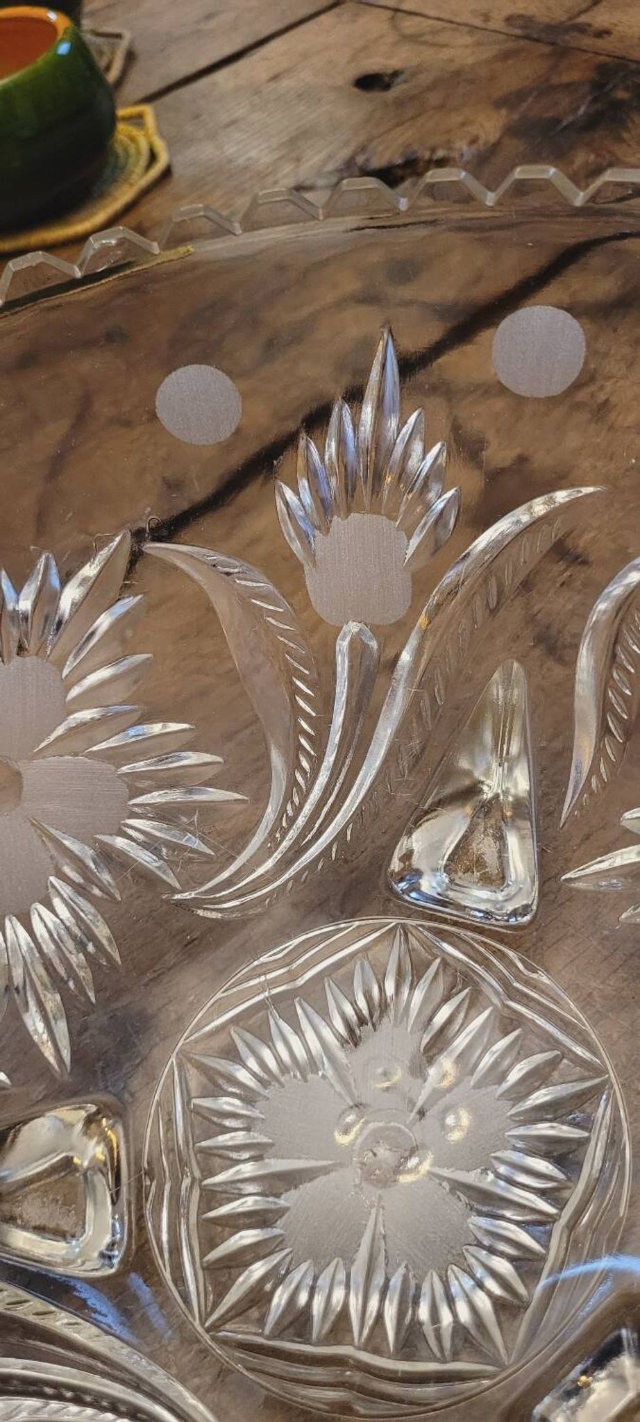 Coupe sur pied en verre moulé 50's