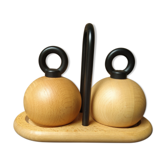 Set of salt and pepper mills