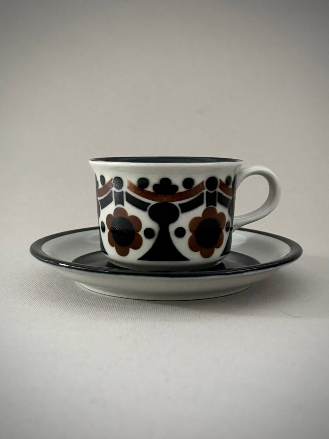 6 tasses à café et sucrier Riikka par Arabia Finland