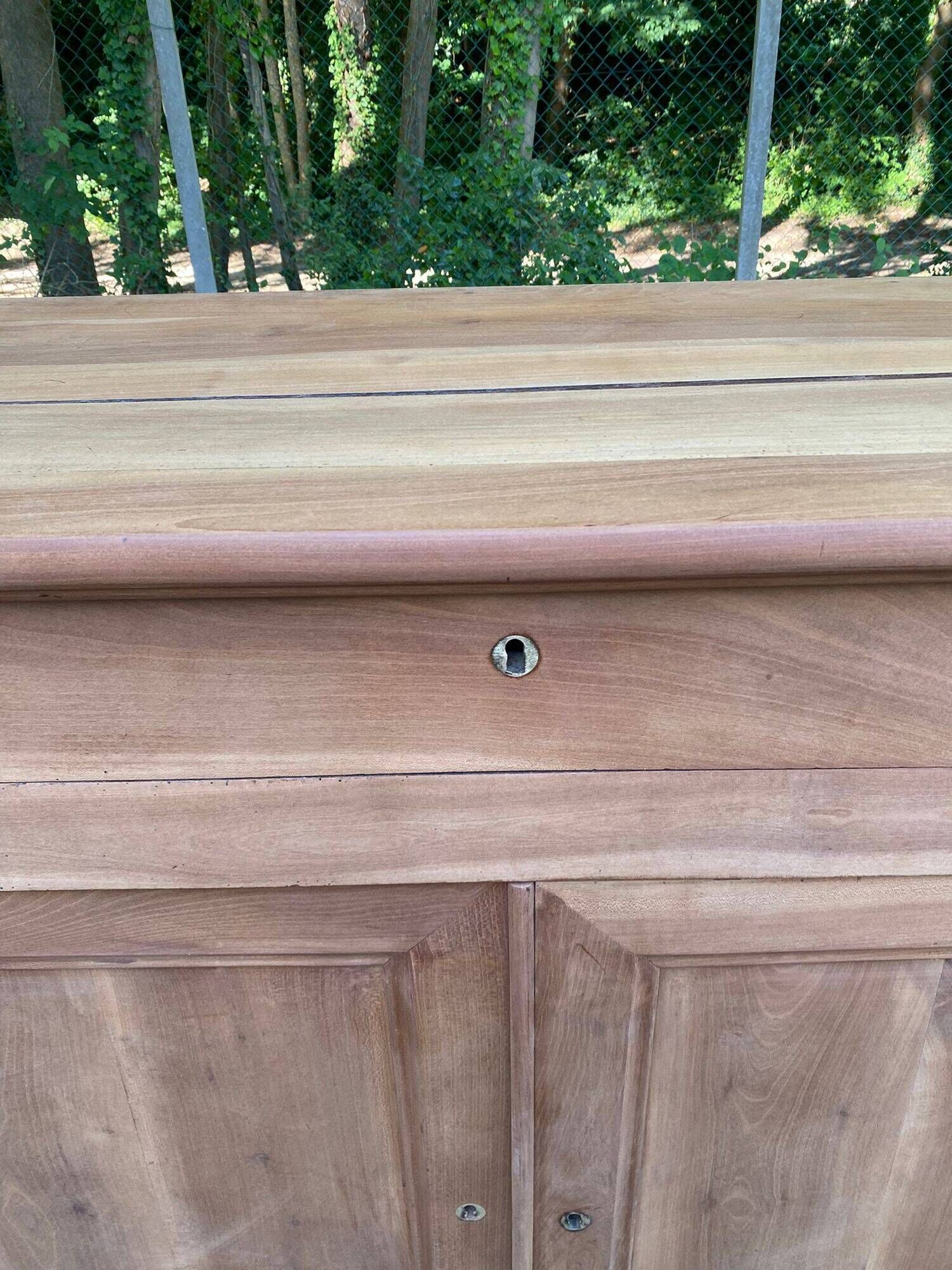 Louis Philippe high buffet from the 19th century, renovated in solid walnut.