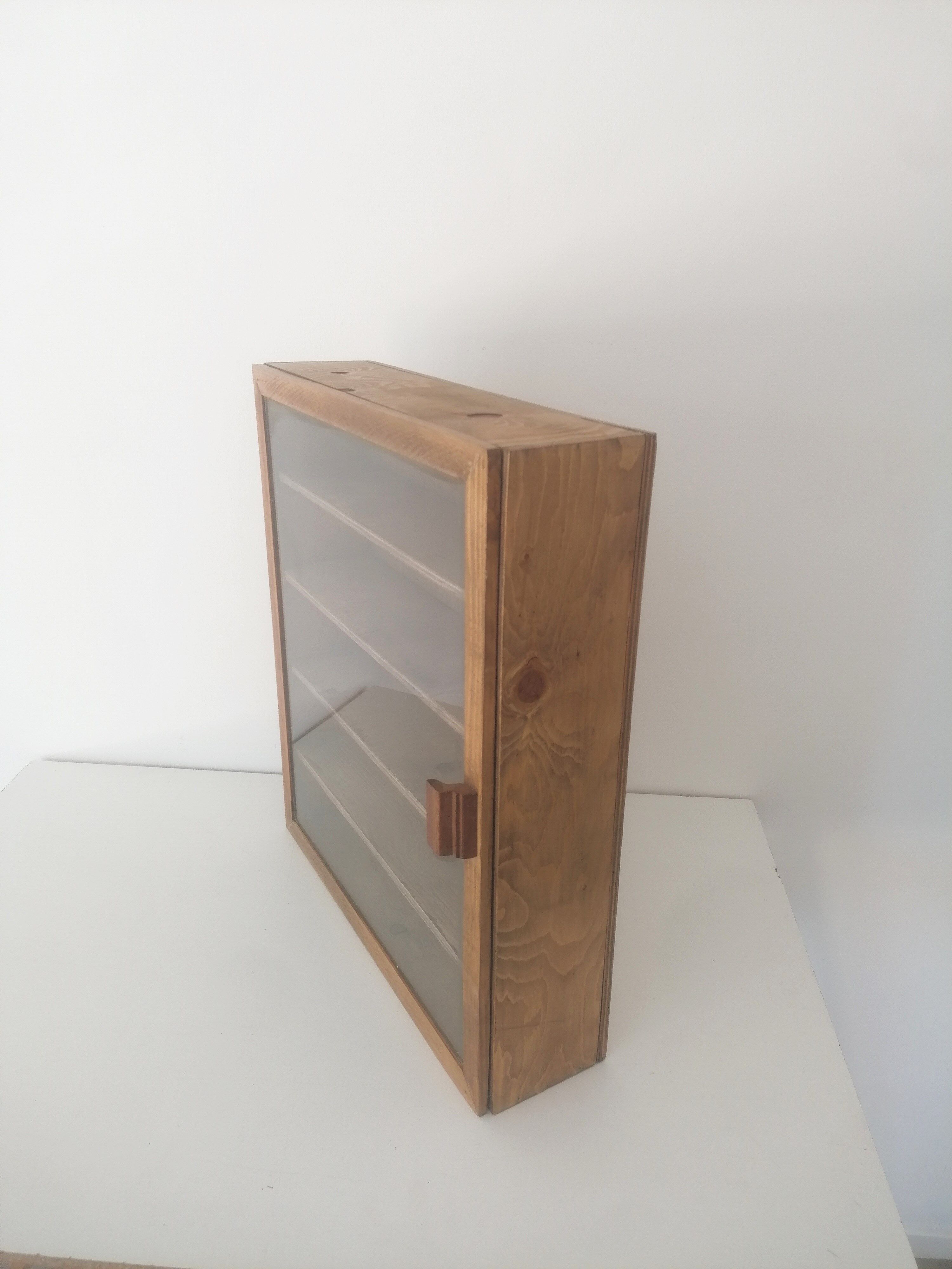 Old pharmacy showcase in wood and glass, 4 tablets 50