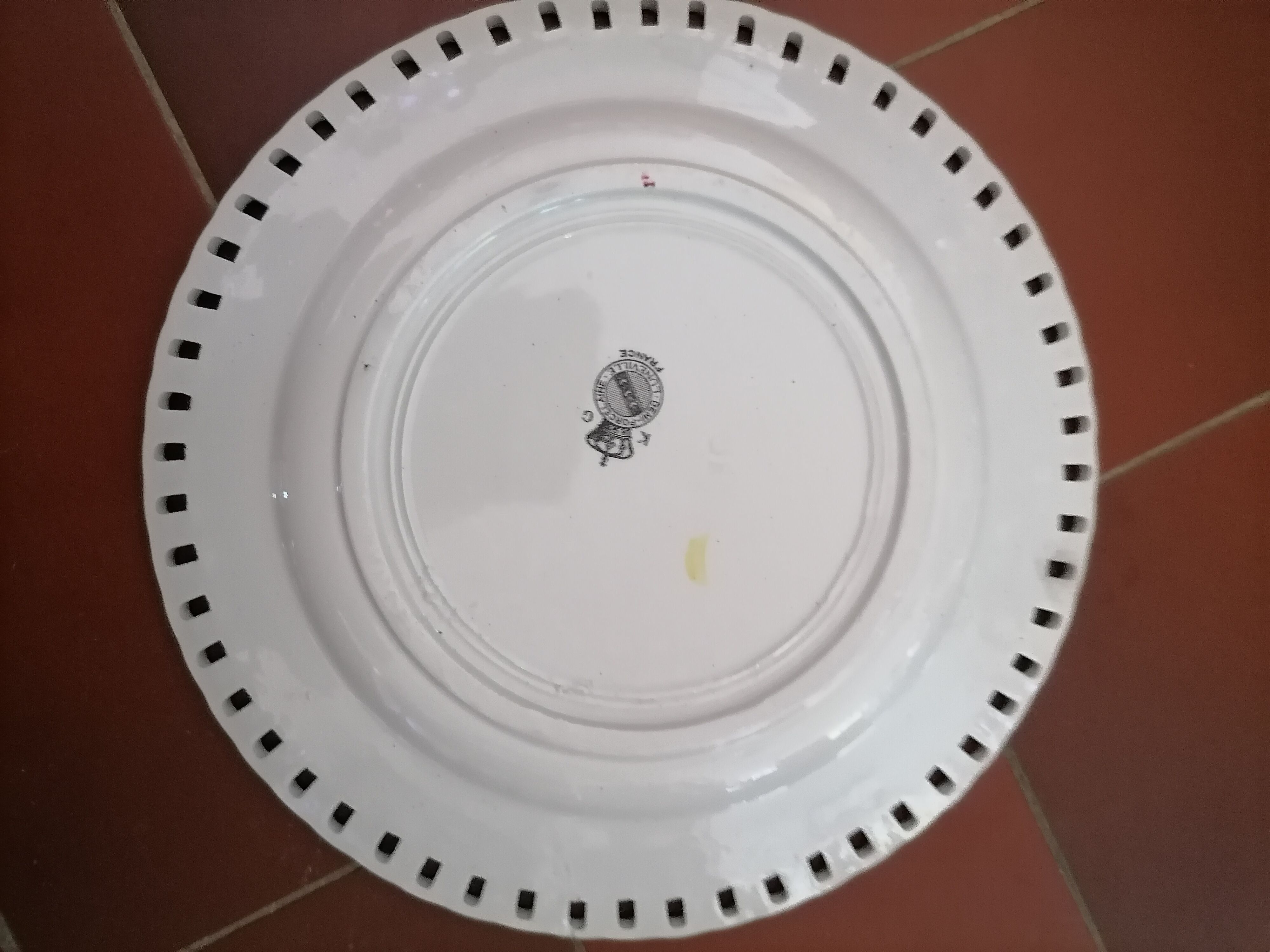 Plate Lunéville flower