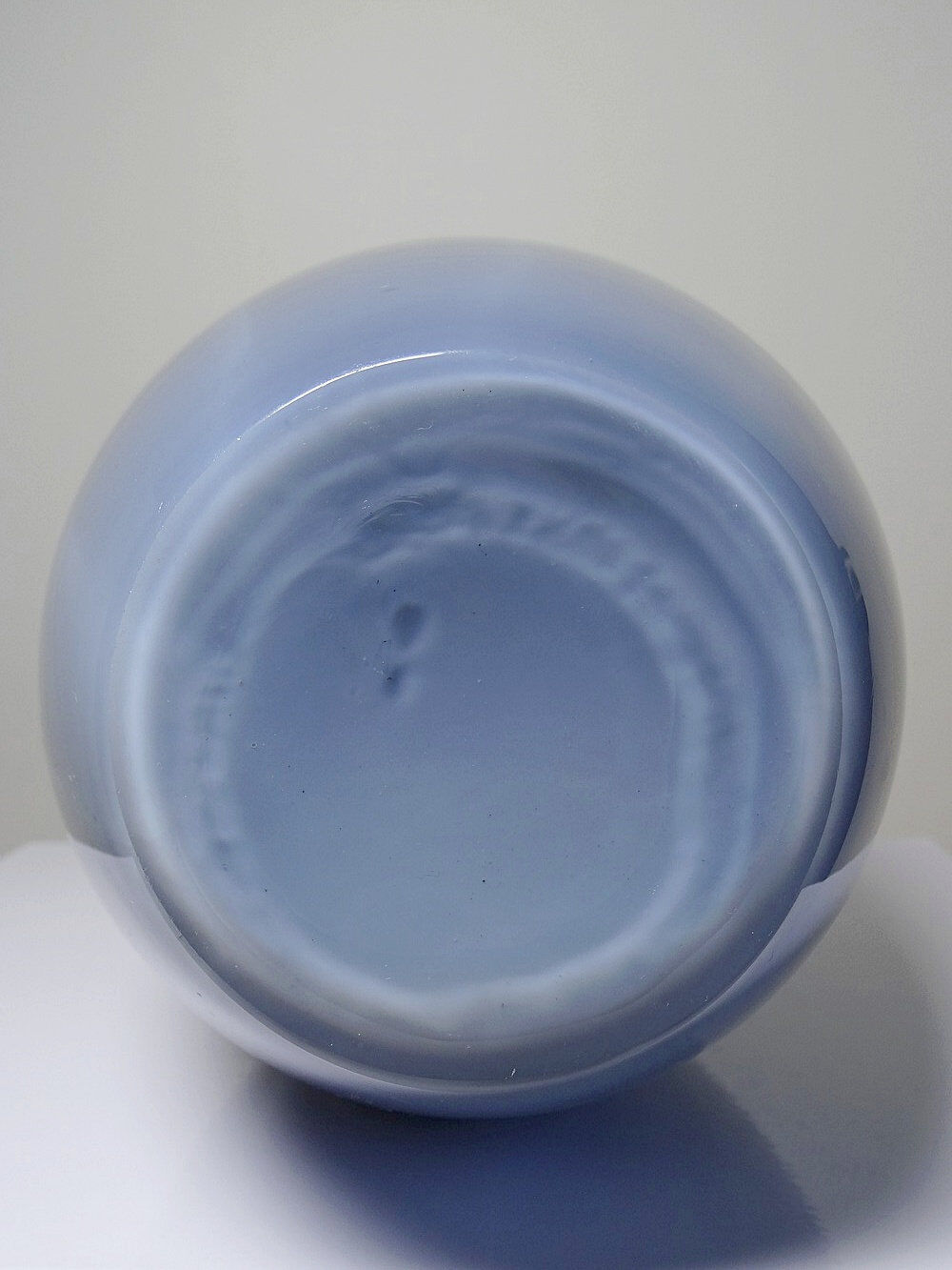 Vintage pear-shaped vase in smoked glass, lined with opaline, Murano bubble glass.