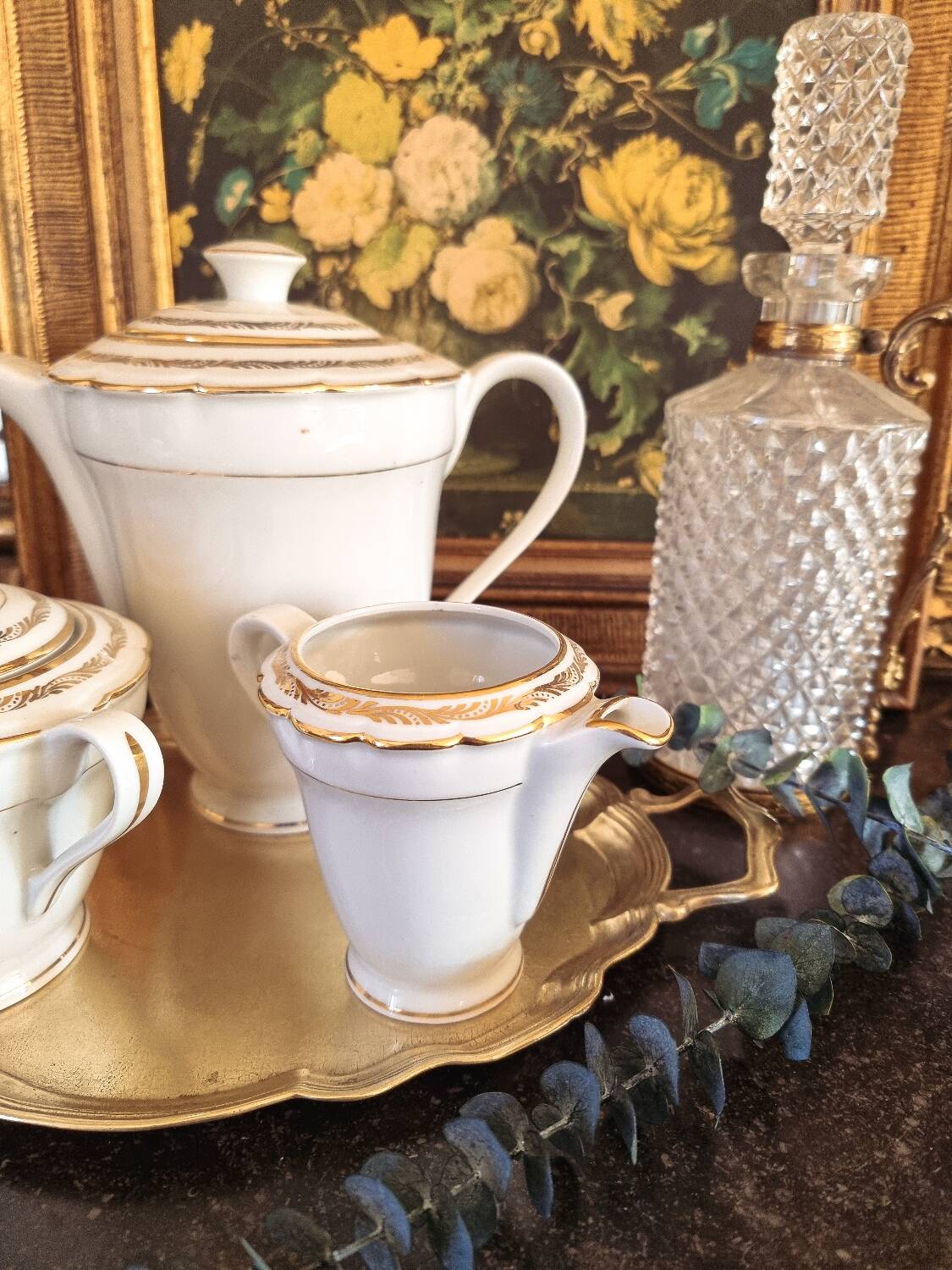 Coffee/tea pot, milk jug and sugar bowl