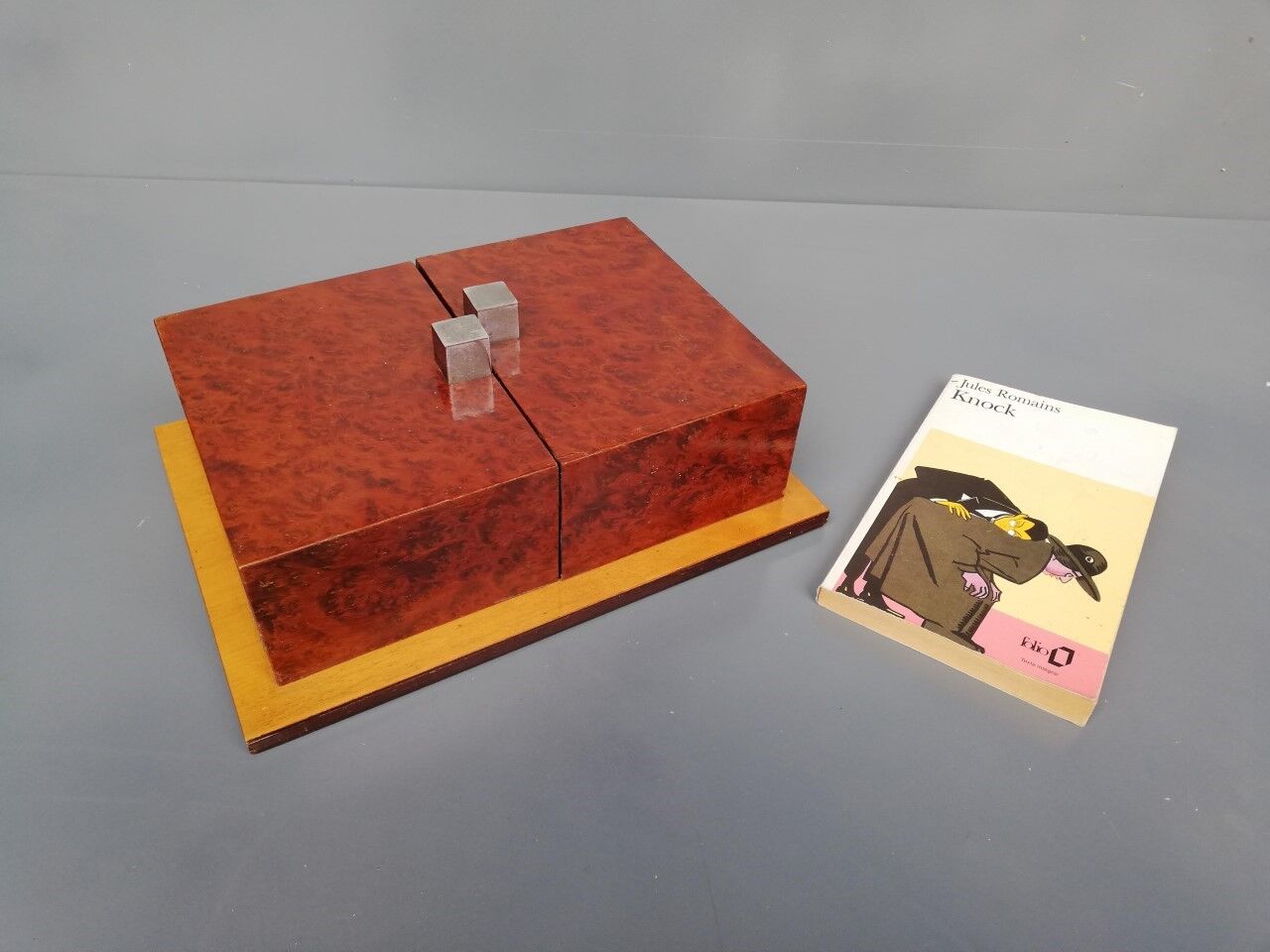 Precious wooden art deco box