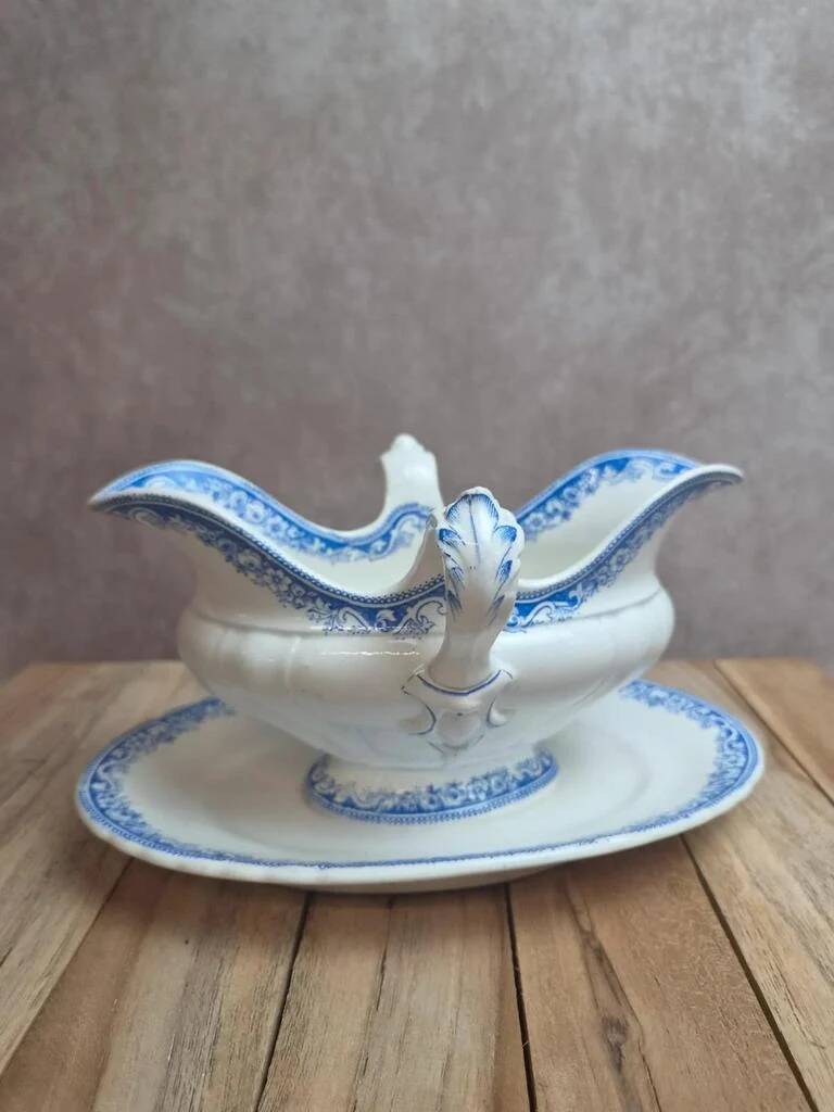 Antique sauce boat Jules Vieillard & Cie Bordeaux – Garland model - Fine earthenware 19th century