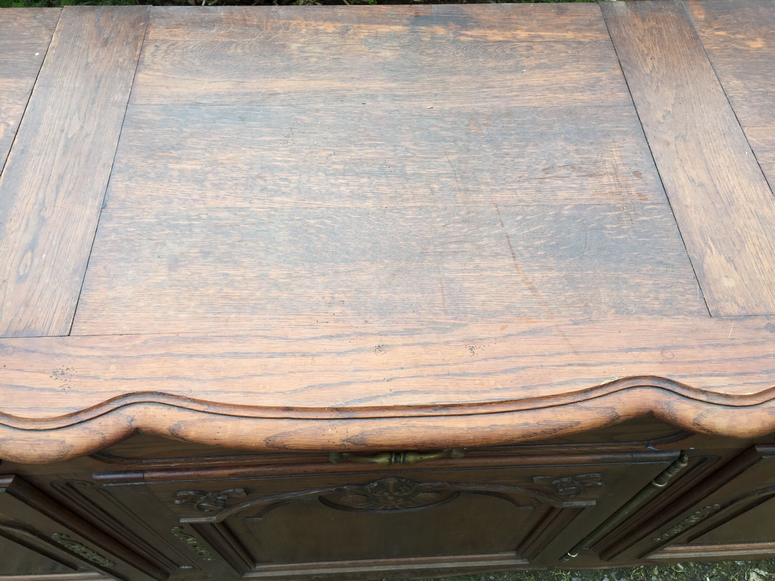 Louis XV sideboard in solid oak carved with 3 doors and 3 drawers