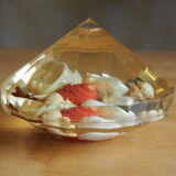 Resin clipboard with inclusion of shells, diamond-shaped