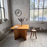 Table carrée moderniste en pin massif, années 50