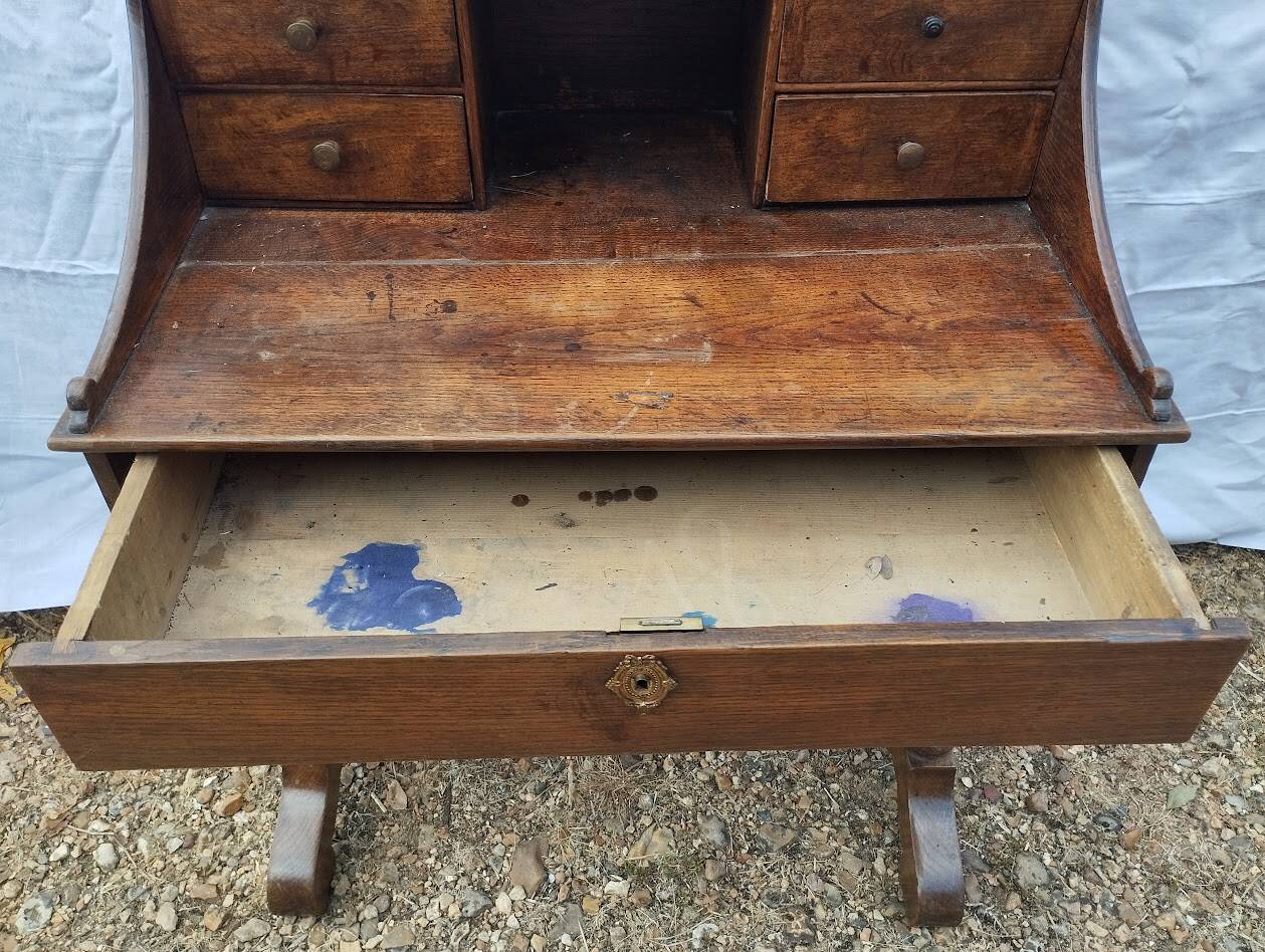 Victorian oak graduated desk – circa 1890-1910.