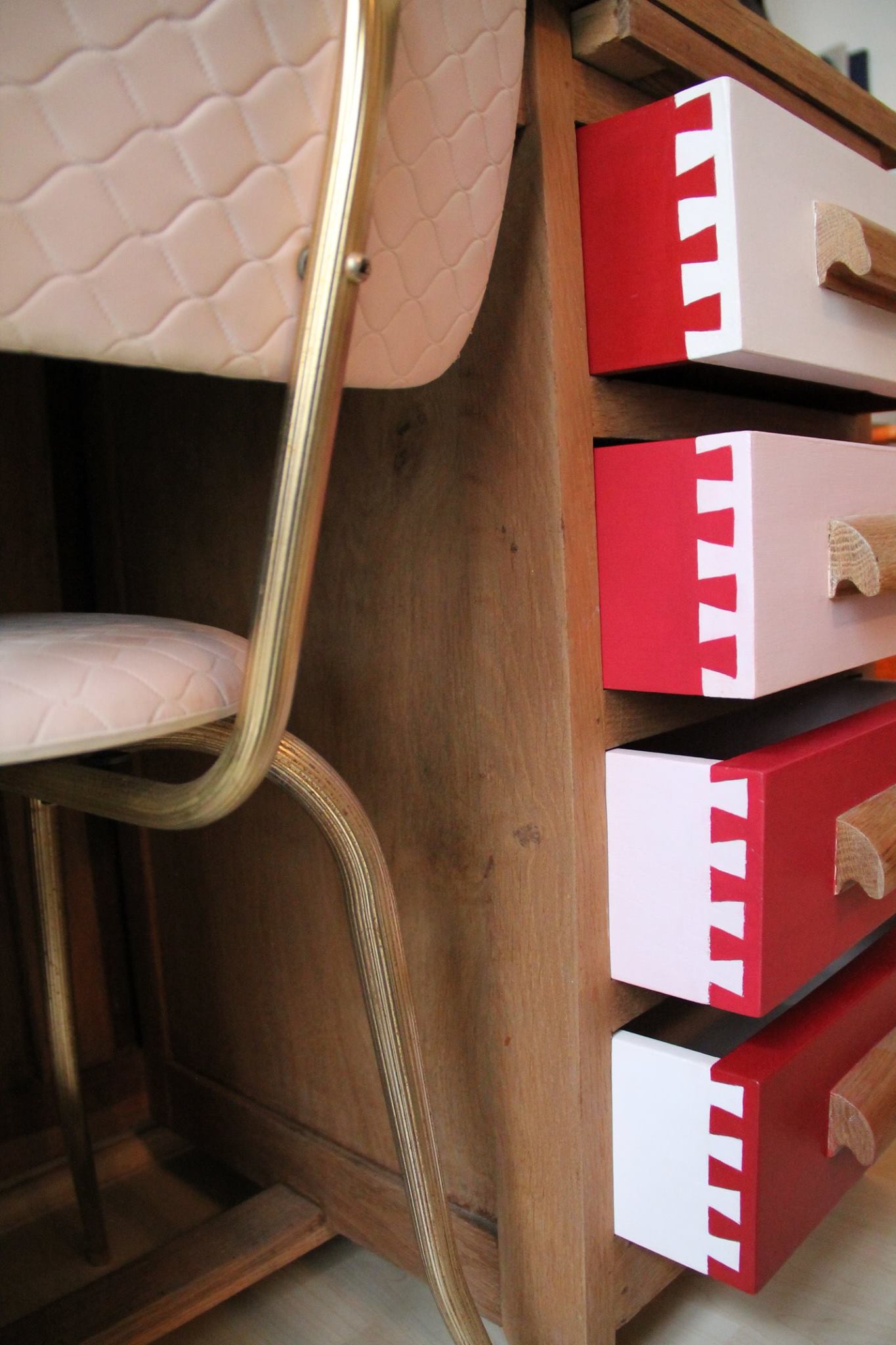 Children's desk in oak from the 60s and his chair