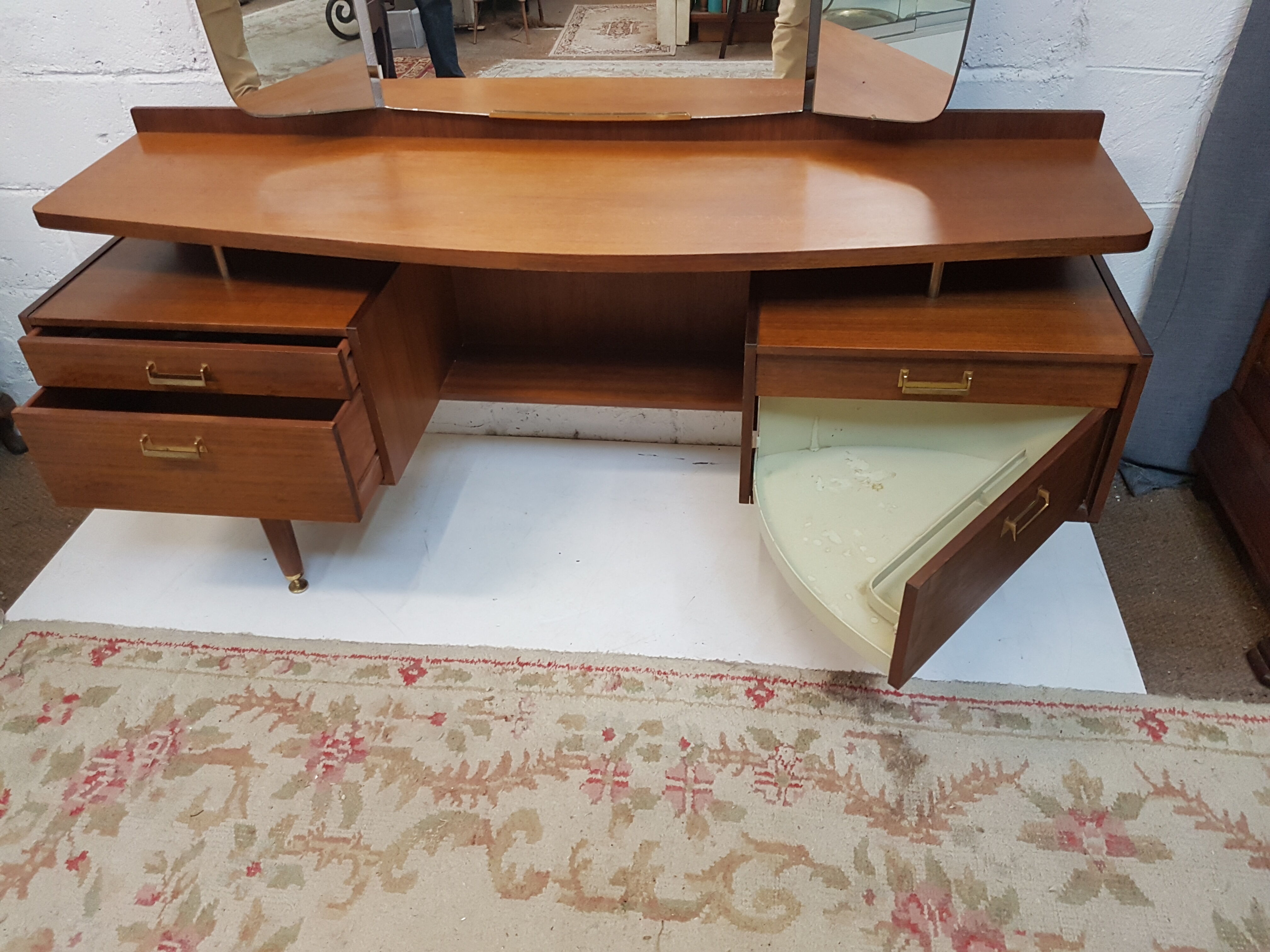 Dressing table