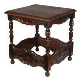 Table d'appoint carrée en chêne sculpté, Belgique, XVIIIe siècle