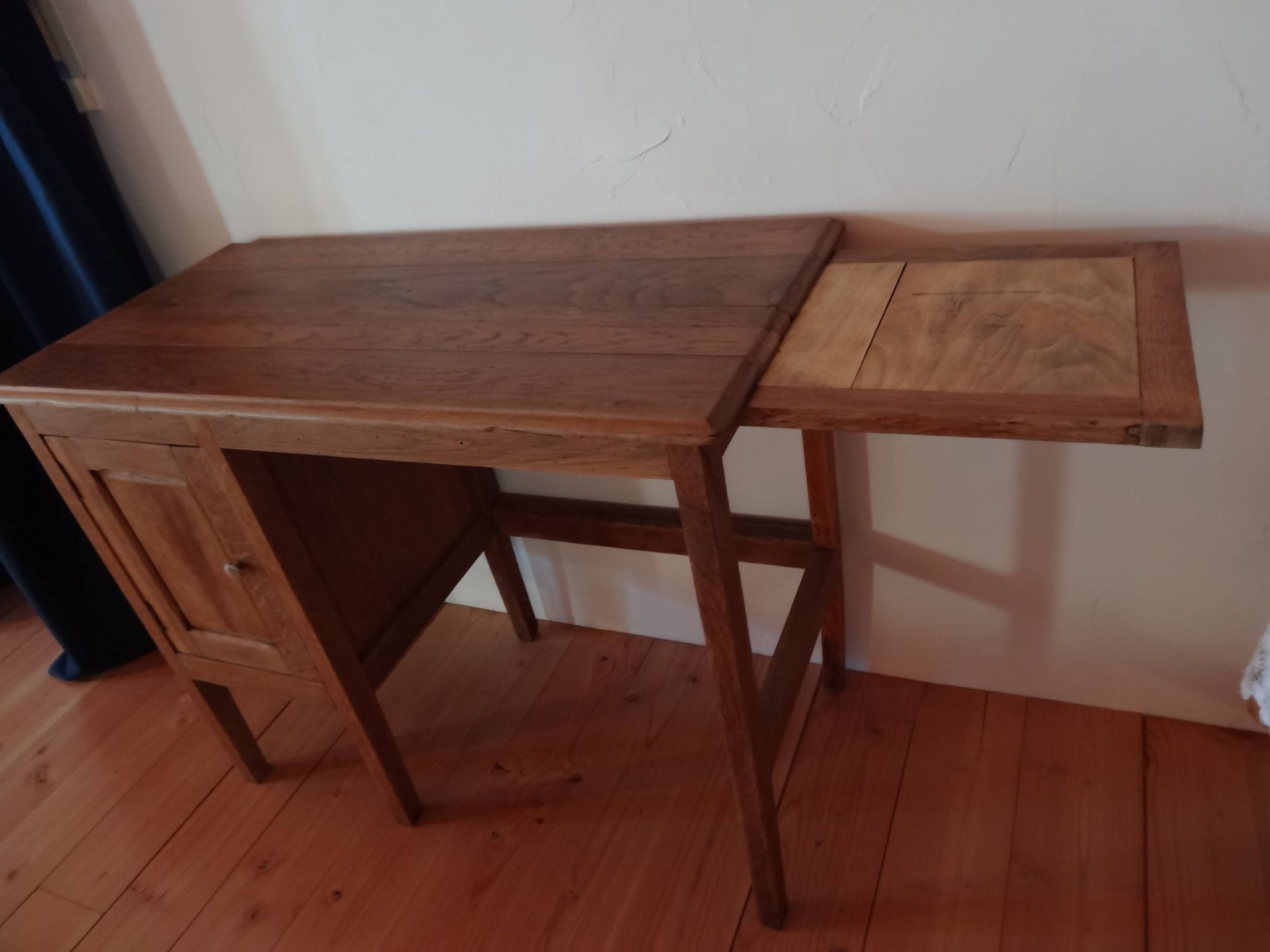 bureau ancien en chêne massif