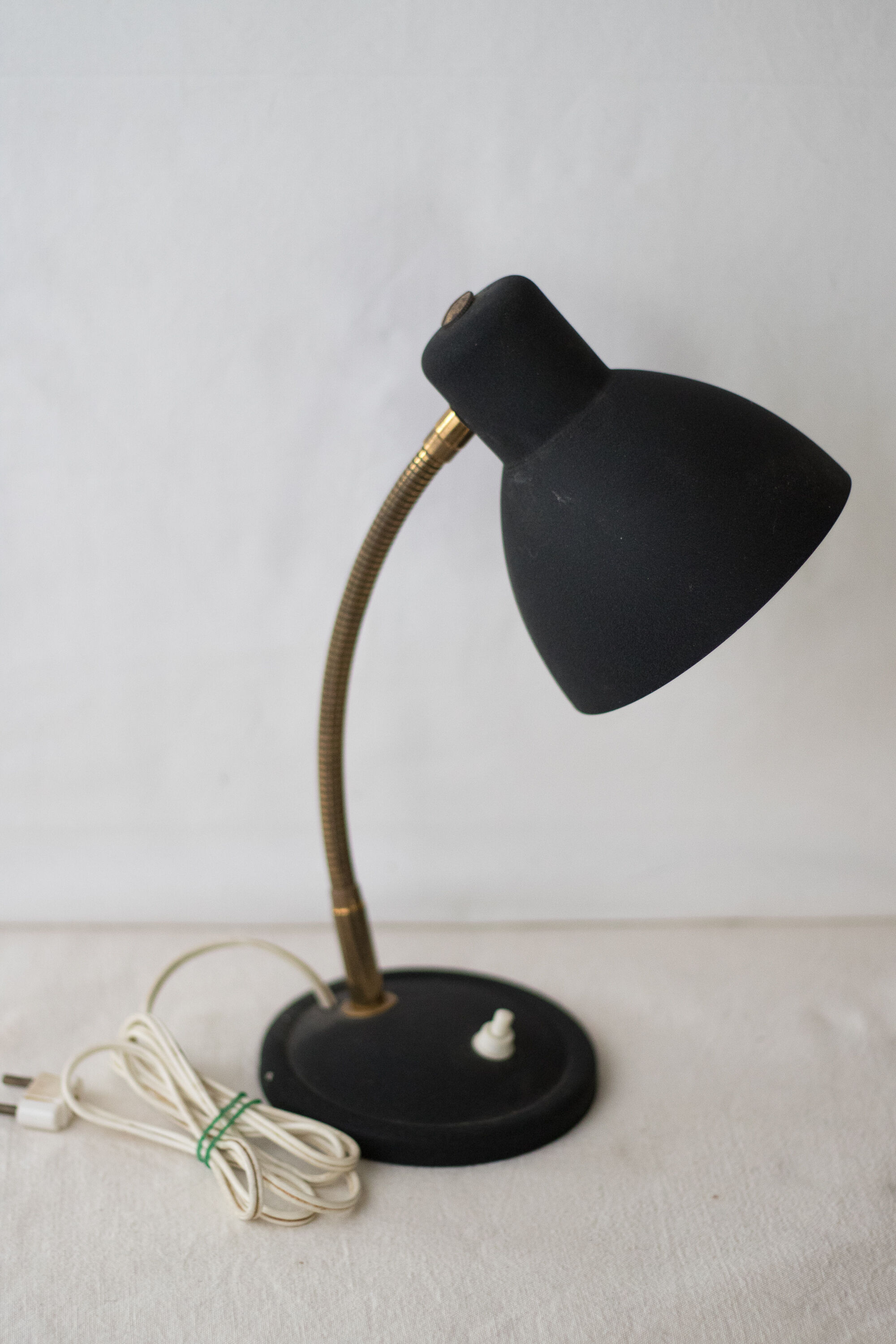 Lampe noire vintage en métal années 50