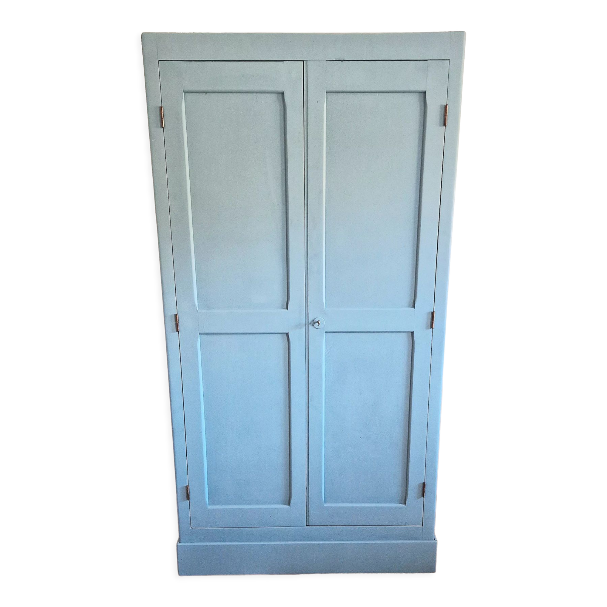 Old boarding cabinet