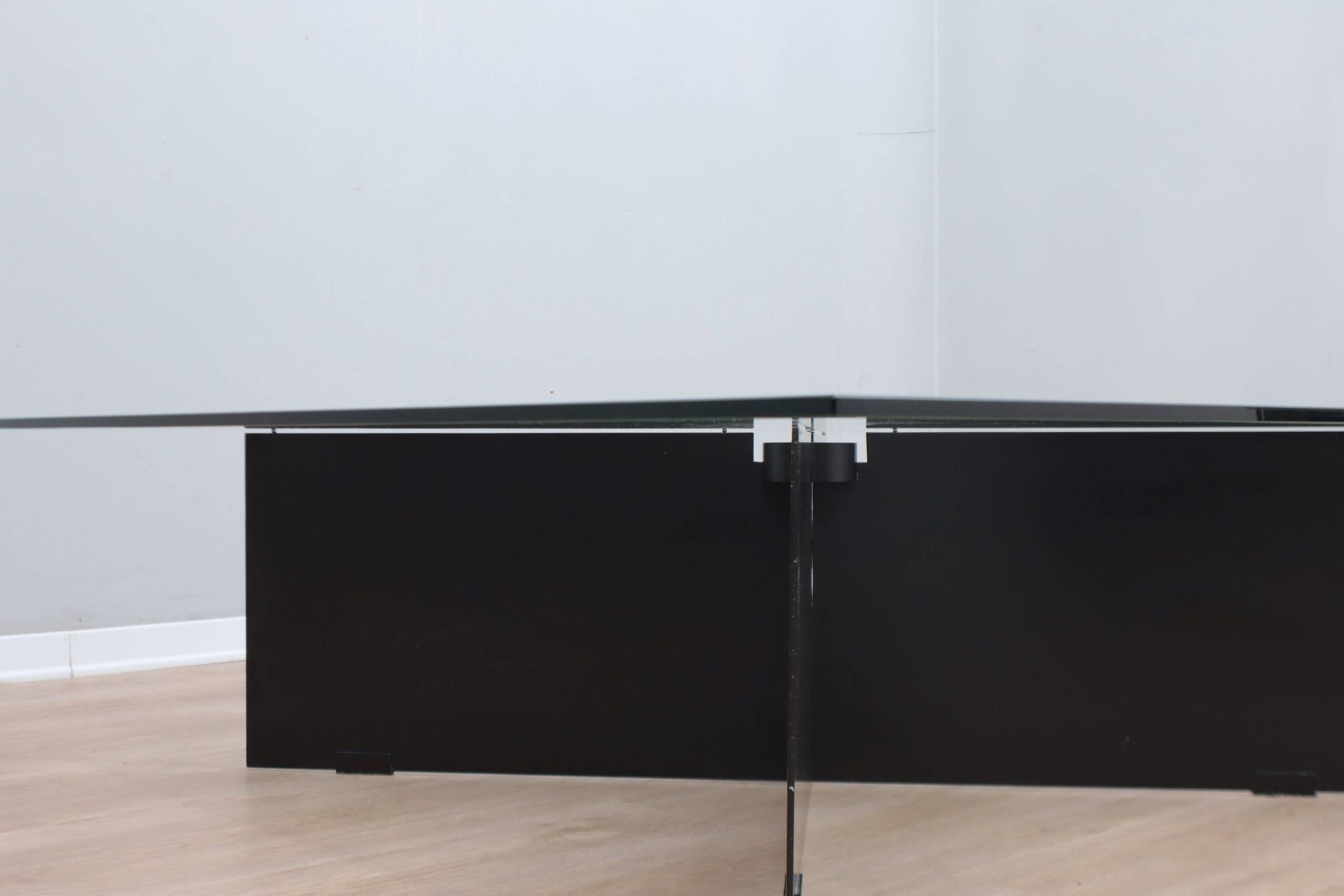 Grande table basse des années 80, design personnalisé par Helg & Albini Studio
