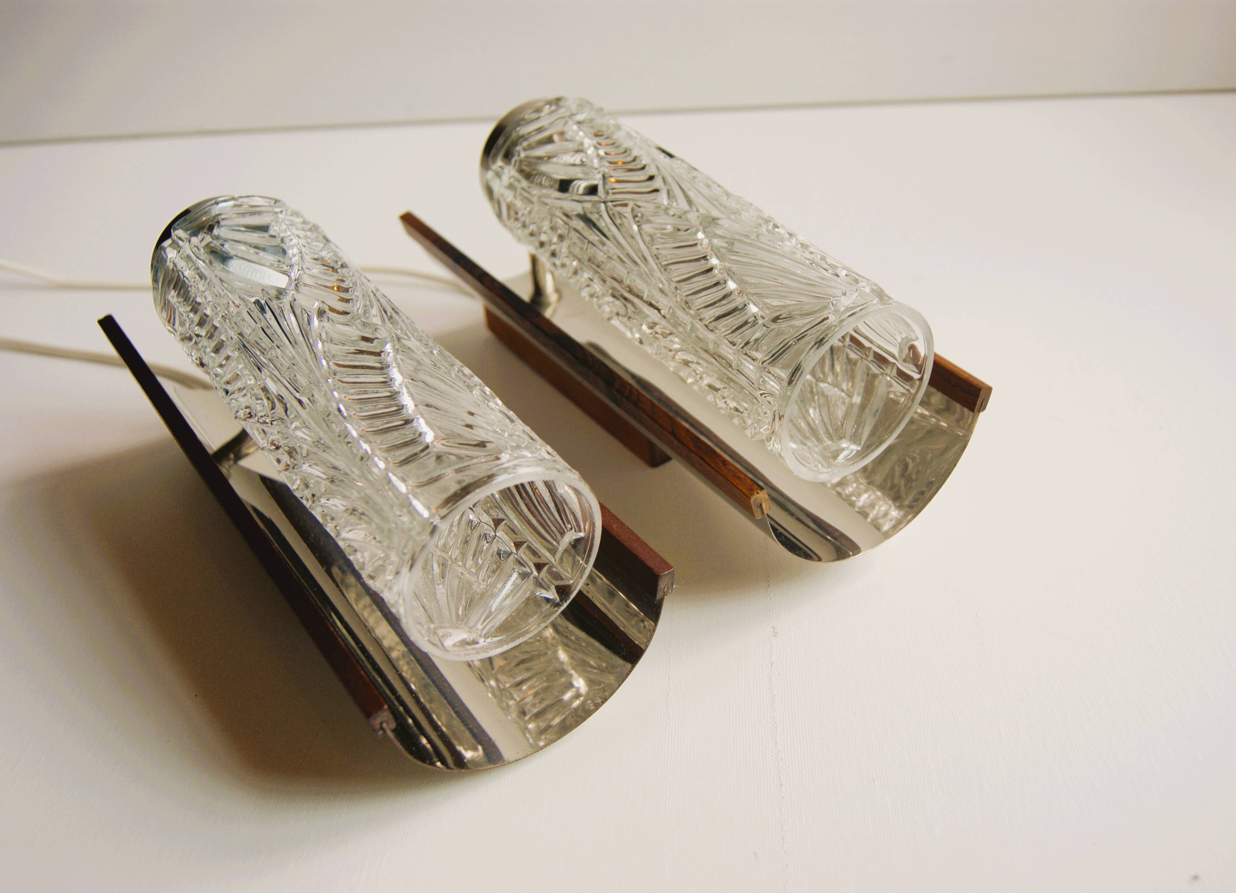 Pair of Swedish vintage wall lamps - elegant design in crystal glass, teak and chrome - 1960s.